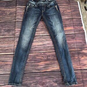 Pre-Owned Miss Me Mid-Rise Easy Skinny jeans size 26
